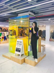 揭秘廣州隱匿的衣服批發(fā)市場(chǎng) 花最少的錢買到高檔次的韓國(guó)設(shè)計(jì)衣服與頭飾批發(fā)